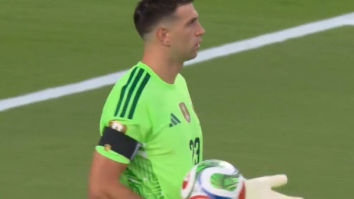 La gran atajada de Dibu Martínez en la Selección Argentina vs. Suiza por el Mundial 2026