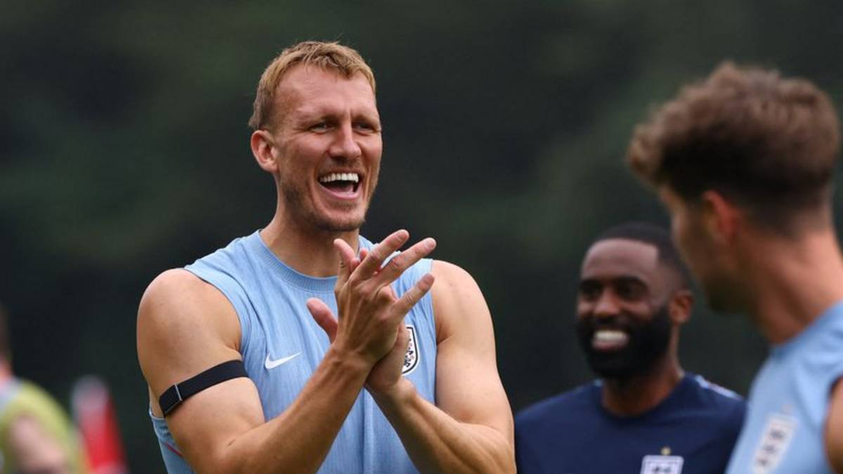 A sus 34 años, Burn se erige como el inesperado guerrero de Inglaterra en el Mundial
