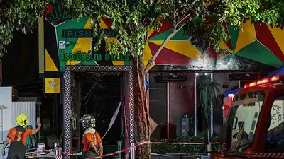 Un incendio en un pub de Bangkok se cobra la vida de al menos 27 personas, según las autoridades Un incendio en un pub de Bangkok se cobra la vida de al menos 27 personas, según las autoridades