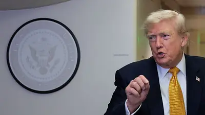 Trump declara "abierto" el estrecho de Ormuz y exige que se pague una tasa Trump declara "abierto" el estrecho de Ormuz y exige que se pague una tasa
