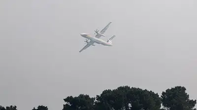 Un incendio forestal arrasa cerca de París mientras ola de calor azota Europa Un incendio forestal arrasa cerca de París mientras ola de calor azota Europa