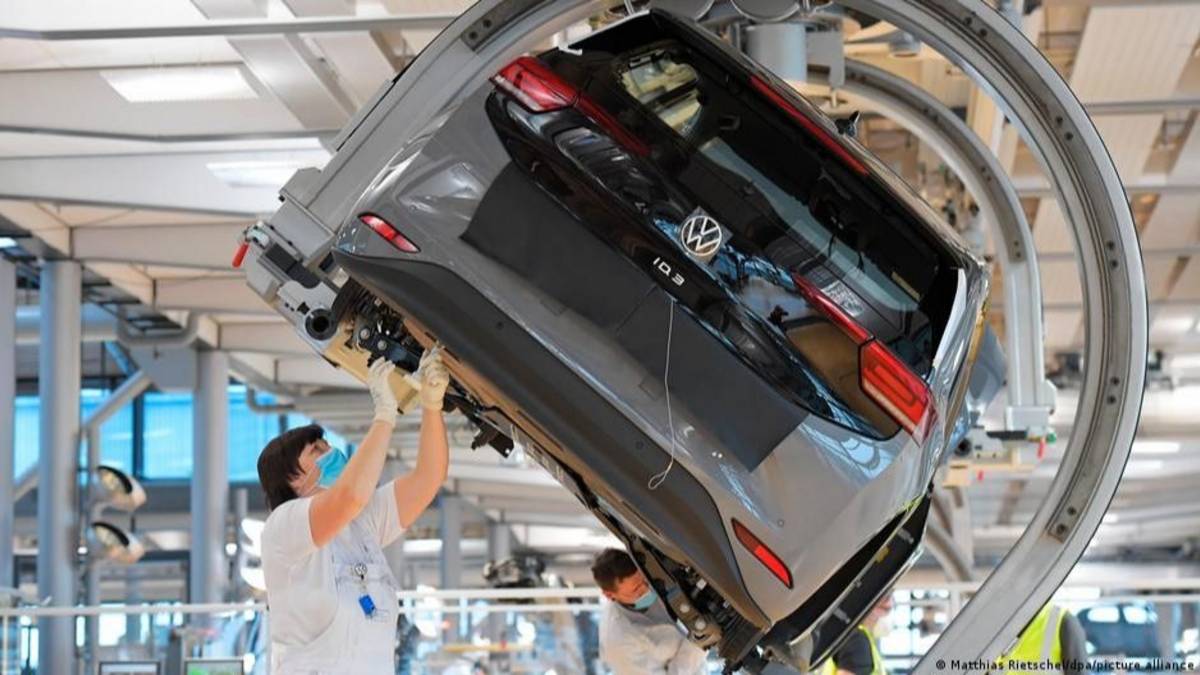 Volkswagen evalúa despedir otros 50.000 trabajadores en todo el mundo