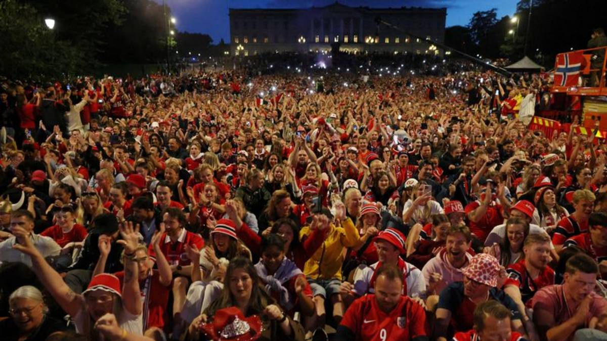 Noruega convierte eliminación del Mundial en una fiesta multitudinaria en Oslo
