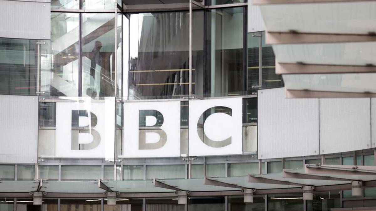 Cadena británica BBC advierte de que su actual modelo de financiación no es sostenible