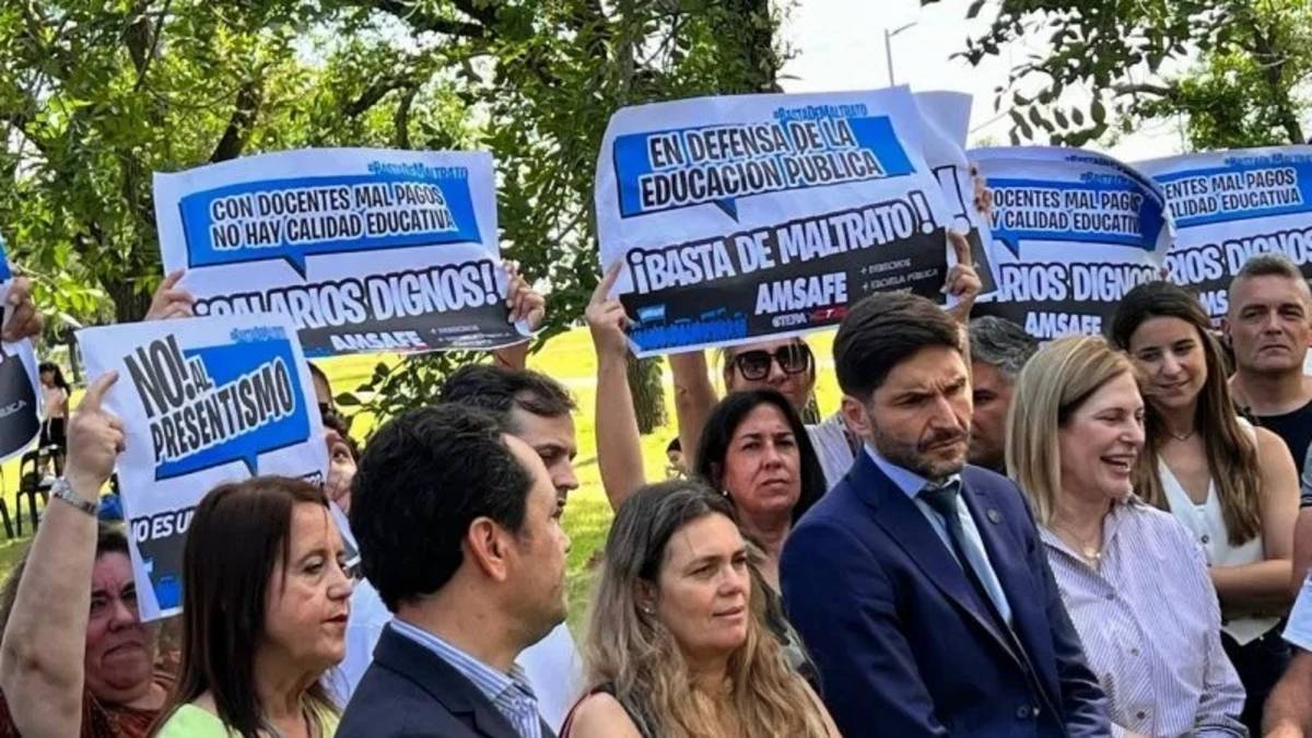 Pullaro sufre la presión docente: no pudo posponer la negociación salarial y llamó a paritarias