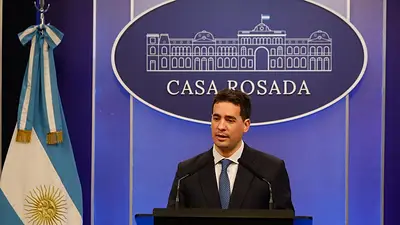 Fuerte cruce de Ravier con periodistas: "Colaboran con la violencia que se ve en la sociedad" Fuerte cruce de Ravier con periodistas: "Colaboran con la violencia que se ve en la sociedad"