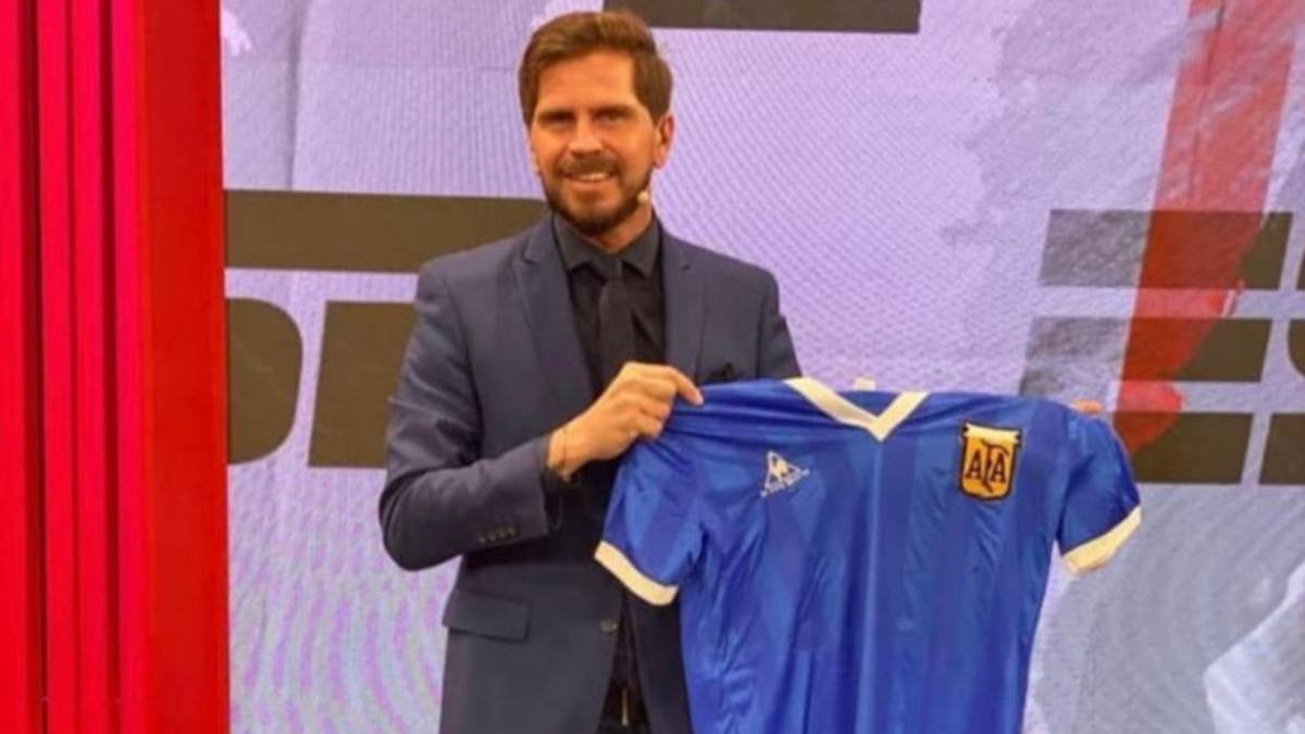 "Desde algún lugar": el Pollo Vignolo reveló una foto inédita con Maradona antes de Argentina - Inglaterra