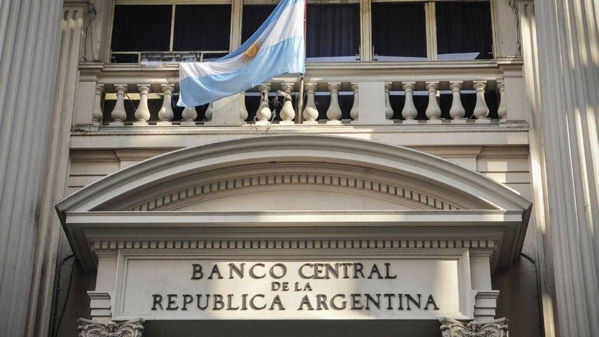 Qué va a pasar con el dólar en julio 2026, según consultoras y bancos privados