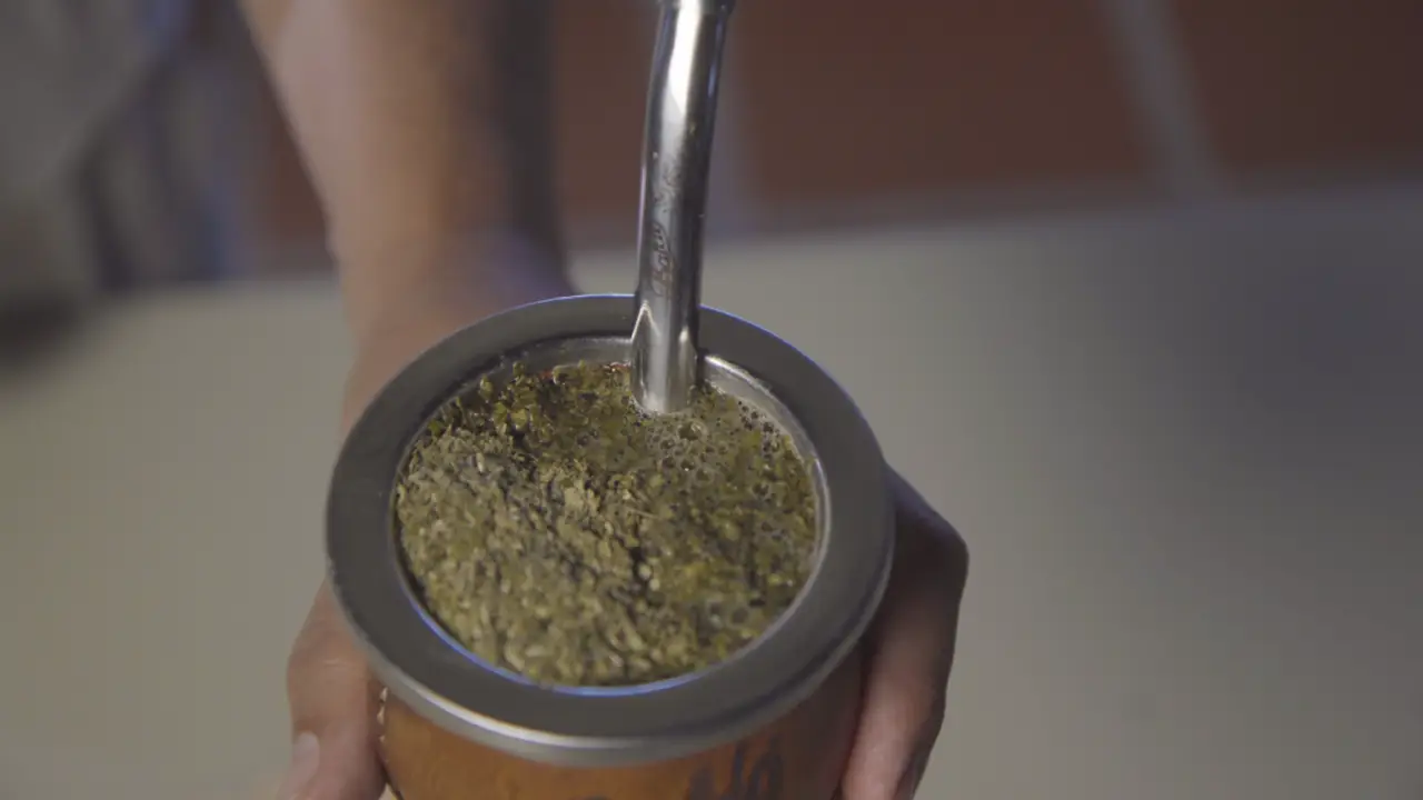 La elegida por la Selección Argentina: cuál es la yerba que promete durar tres termos sin lavarse