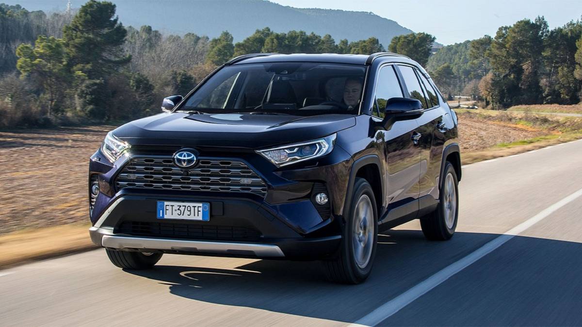 Toyota lanzó en Argentina la versión híbrida de uno de sus SUV más populares