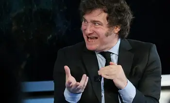 Antes de la cadena, Milei festeja su DNU racista porque "tiene muchos likes en Twitter" | Gobierno