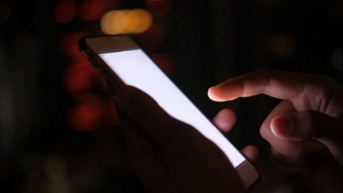Son fotos de tus vecinas o amigas de colegio: así operan por dentro los grupos de varones en Telegram con desnudos fake