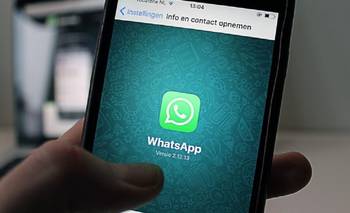 Qué dice la psicología sobre las personas que nunca cambian su foto de WhatsApp | Psicología