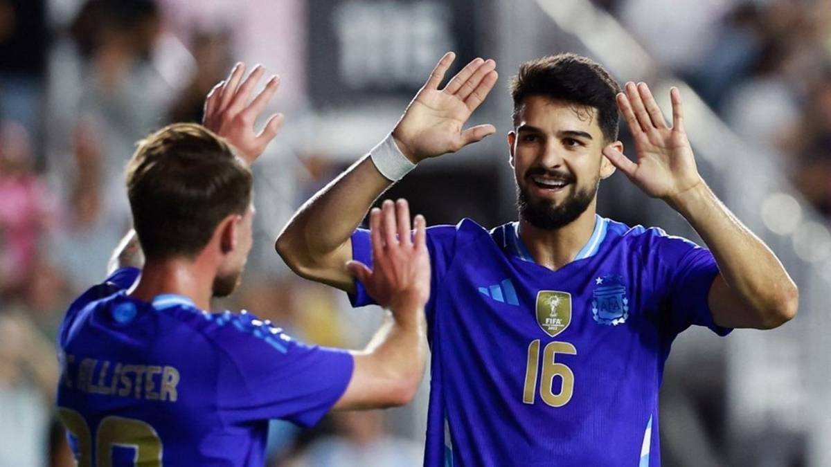 Dónde juega el Flaco López y su altura: todo sobre el jugador de la Selección Argentina