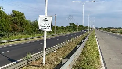 Polémica en Santa Fe: advierten que más de 100 radares operan sin autorización y las multas podrían ser inválidas Polémica en Santa Fe: advierten que más de 100 radares operan sin autorización y las multas podrían ser inválidas
