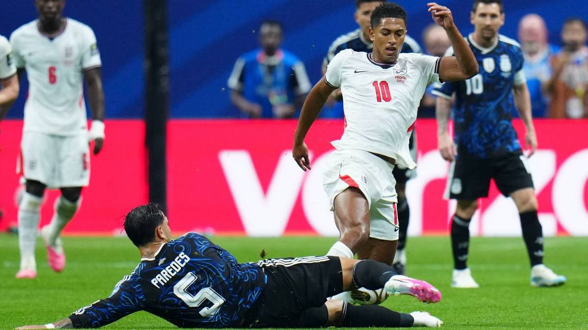 El fuerte cruce entre Leandro Paredes y Jude Bellingham en Argentina vs. Inglaterra: "