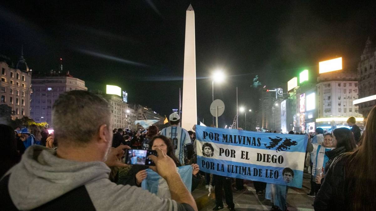 Euforia en el Obelisco: una marea humana festejó algo más que el pase a la final del Mundial