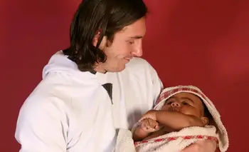 La historia detrás de la foto de Messi bañando a Lamine Yamal que se viralizó | Mundial 2026