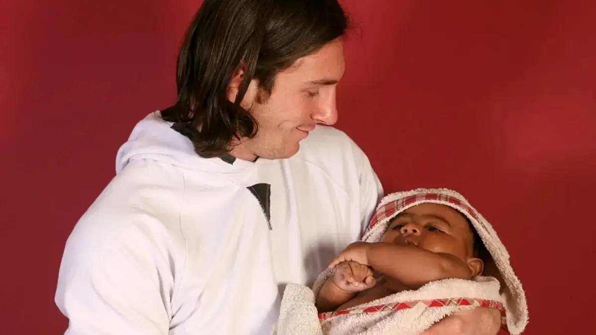 La historia detrás de la foto de Lionel Messi bañando a Lamine Yamal que se viralizó en el Mundial 2026