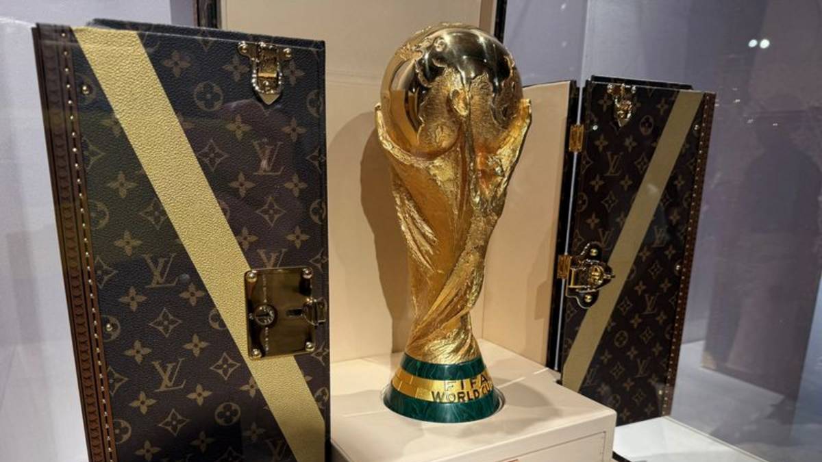 Trofeo del Mundial llegará con estilo en un baúl de Louis Vuitton hecho a medida