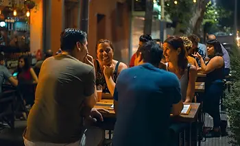 ¿Hace cuánto no vas a comer afuera?: entrá y debatí en El Destape | Ajuste