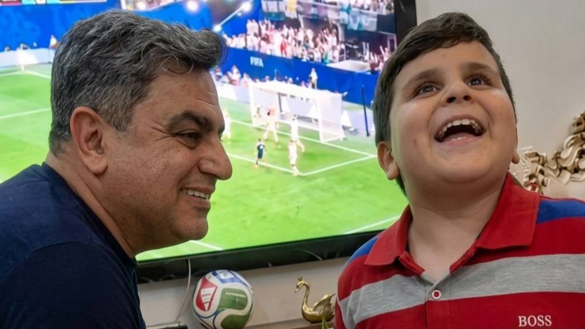 Un papá, un hijo no vidente y un gol que se siente: el video que hizo llorar a todos