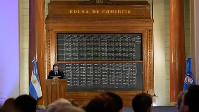 Ante el mundo financiero, Milei defendió los despidos y cierres de empresas: "Ganan 47 millones de argentinos y pierden 920" Ante el mundo financiero, Milei defendió los despidos y cierres de empresas: "Ganan 47 millones de argentinos y pierden 920"