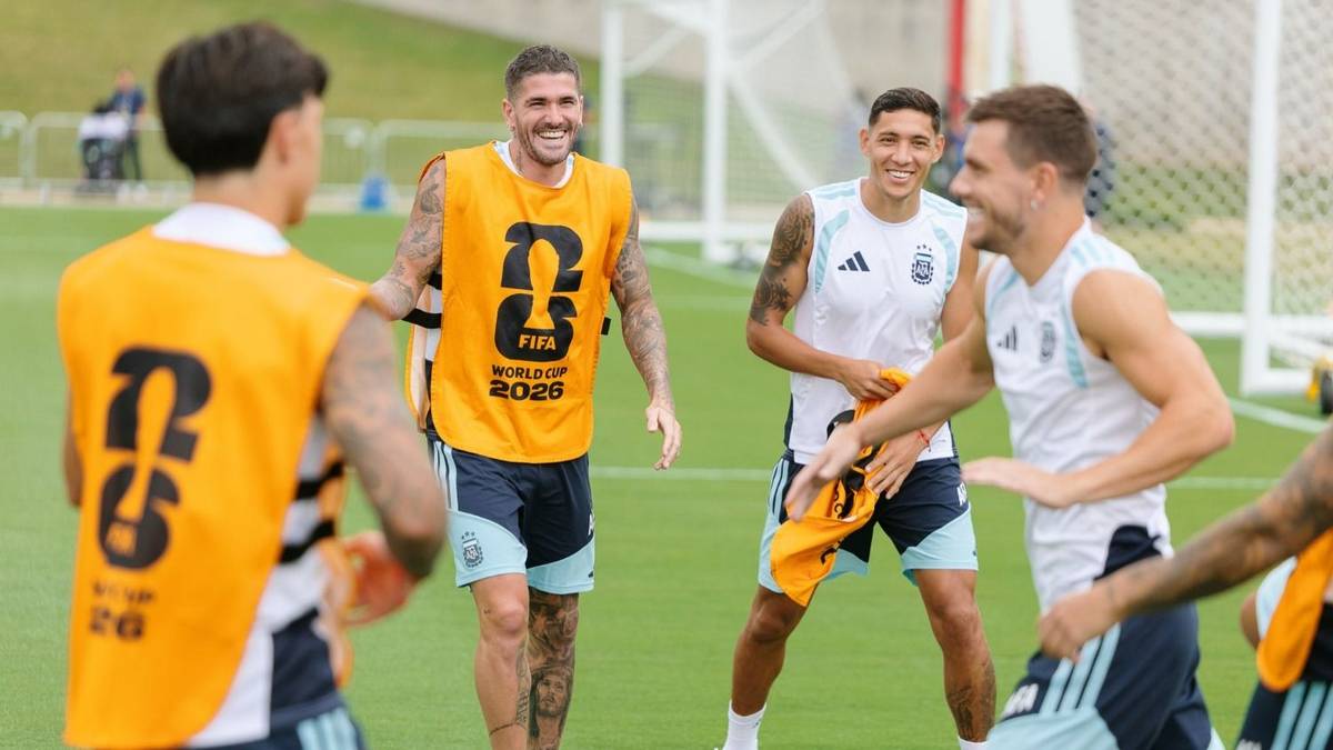 Scaloni define el equipo: última práctica de la Selección Argentina antes de la final del Mundial