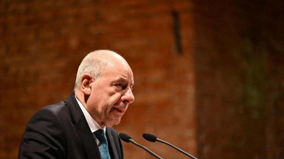 El presidente de Hungría firma una modificación legislativa que pone fin a su mandato