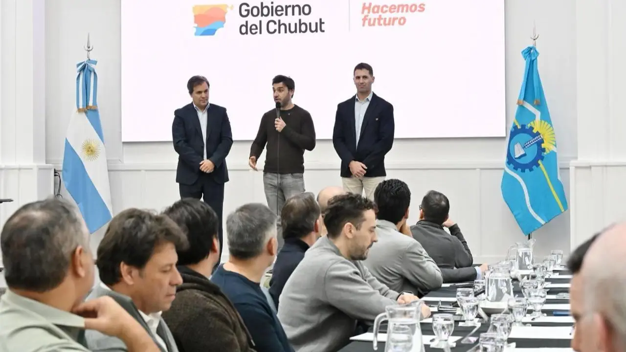 Chubut y Enacom firmaron un convenio para el segundo cable submarino de fibra óptica