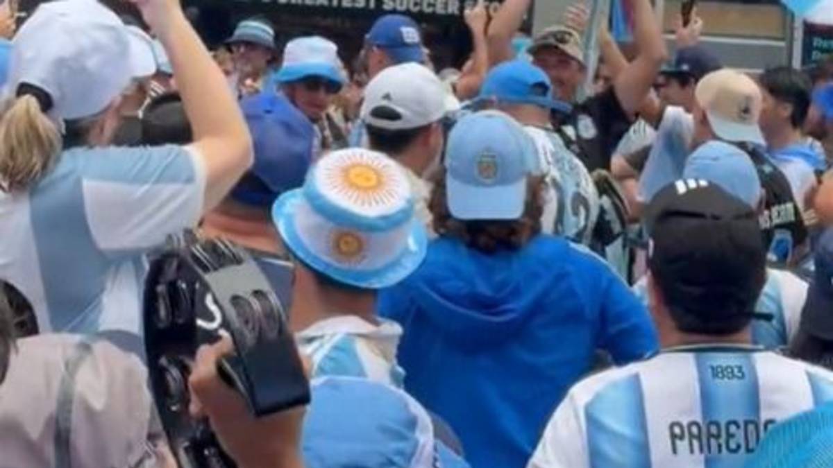 Comienza el "banderazo" argentino en Times Square
