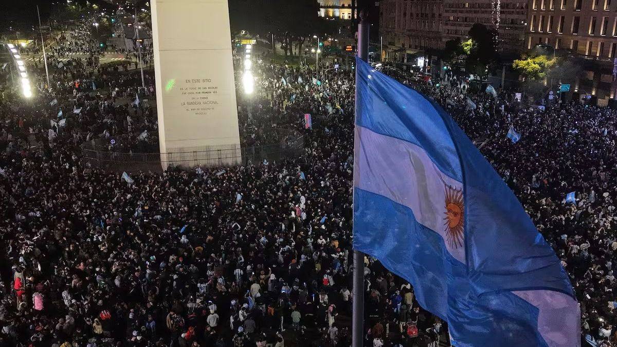 Agradecimiento y orgullo: la respuesta de los argentinos a la Selección en el Obelisco