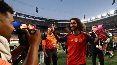 El insólito tatuaje que Cucurella prometió hacerse en el cuerpo si España se consagraba campeona del Mundial El insólito tatuaje que Cucurella prometió hacerse en el cuerpo si España se consagraba campeona del Mundial