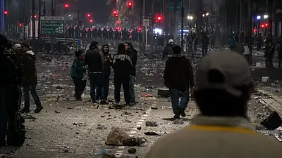 La Policía reprimió en el Obelisco en los festejos: 15 detenidos y 7 heridos La Policía reprimió en el Obelisco en los festejos: 15 detenidos y 7 heridos