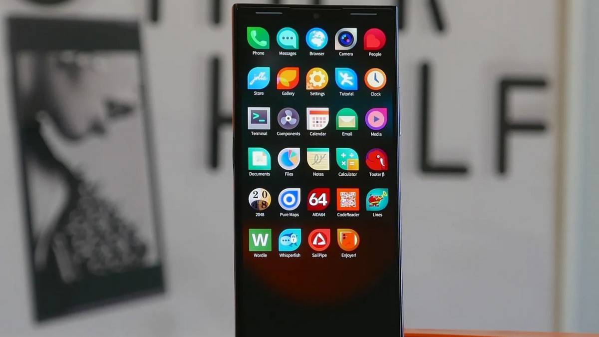 A precio accesible y con sistema propio: cómo es el nuevo smartphone que le compite de frente a los gigantes tecnológicos