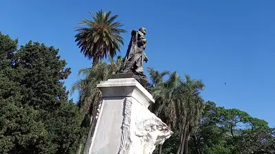 Así es el monumento a Domingo Faustino Sarmiento de Palermo, rechazado por "feo" Así es el monumento a Domingo Faustino Sarmiento de Palermo, rechazado por "feo"