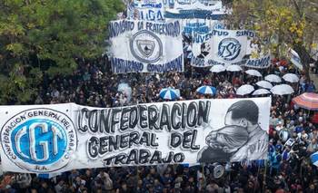 La CGT vuelve a las calles contra el plan de ajuste de Milei: marcharán con los jubilados | Seguimiento minuto a minuto