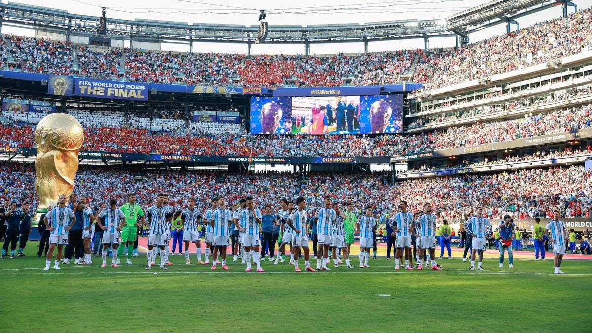 Quiénes son los jugadores que no volvieron a Argentina tras la final del Mundial 2026