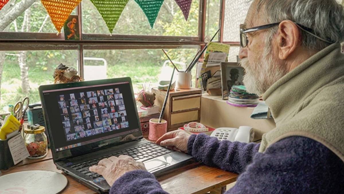 Solo para jubilados: cómo aprovechar talleres virtuales totalmente gratis durante agosto 2026