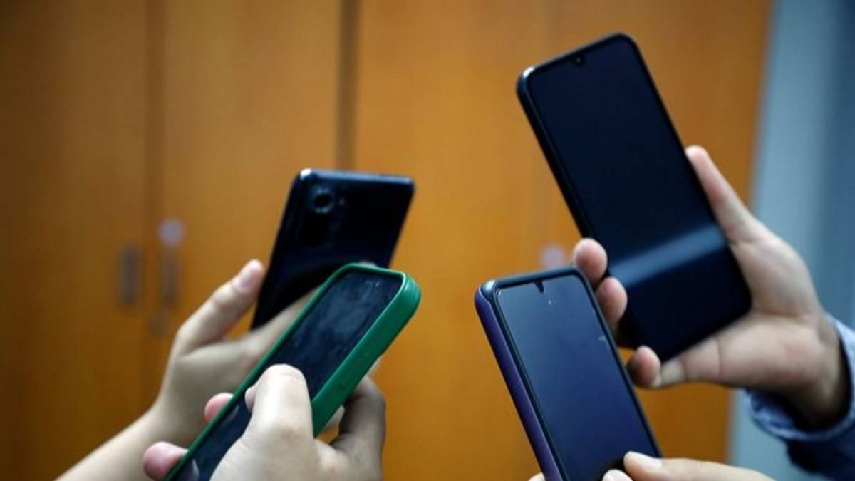 Cómo es el nuevo plan oficial para controlar los celulares y routers que ingresan al país