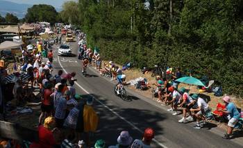 Someten a análisis de sangre antidopaje a todos los corredores que siguen en el Tour de Francia | Ciclismo