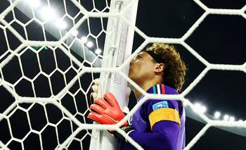 Portero mexicano Ochoa deja los guantes y se despide de las canchas | Ochoa