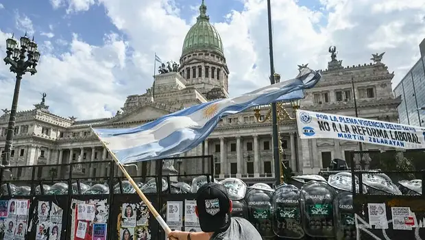 A pesar de la caída de la Ley de Tierras, gremios mantienen la movilización al Congreso | Movilización