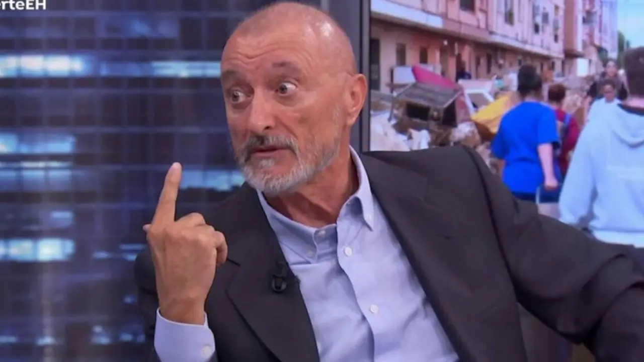 "De fútbol no sabe nada": un sindicalista del transporte cruzó a Arturo Pérez-Reverte por la campaña Anti Argentina