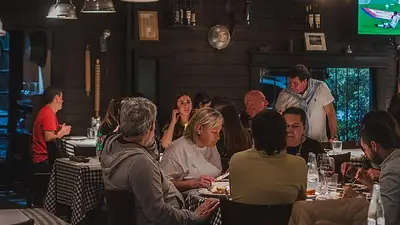 Fue un burdel en 1900 y se convirtió en un icónico restaurante de Buenos Aires: el histórico bodegón para ir a comer Fue un burdel en 1900 y se convirtió en un icónico restaurante de Buenos Aires: el histórico bodegón para ir a comer
