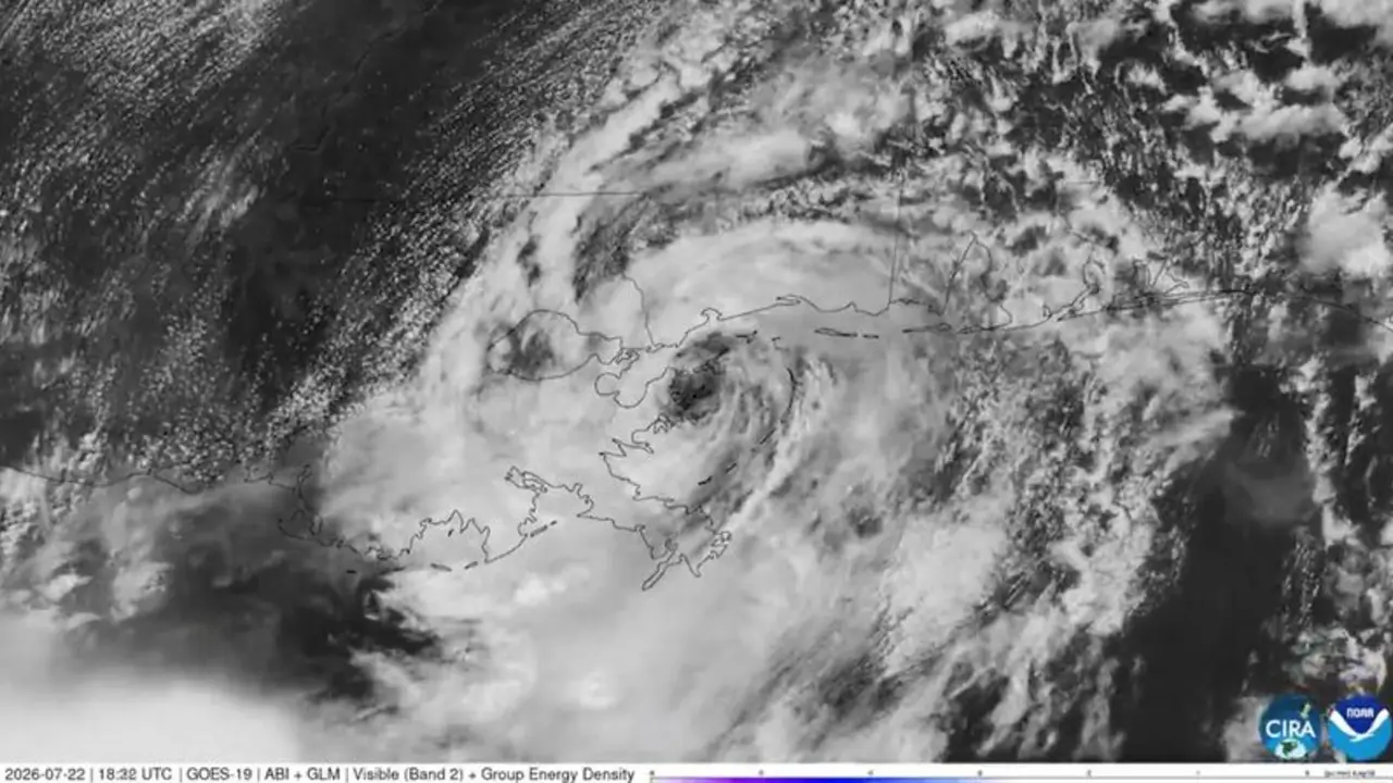 Tormenta tropical Bertha se adentra en tierra cerca de la frontera entre Texas y Luisiana: NHC