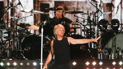 Jon Bon Jovi interrumpió su show en Nueva York por un problema de salud Jon Bon Jovi interrumpió su show en Nueva York por un problema de salud