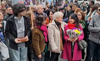 Tras 50 años de búsqueda: el emotivo último adiós en Plaza de Mayo a víctimas de La Perla | Dictadura militar