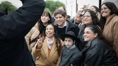 Con críticas a Milei, Kicillof defendió la inversión públicas con entregas de viviendas y escrituras en Tapalqué Con críticas a Milei, Kicillof defendió la inversión públicas con entregas de viviendas y escrituras en Tapalqué