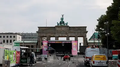 Alemania se compromete a hacer justicia tras ataque contra acto del Orgullo en Berlín; policía busca al sospechoso Alemania se compromete a hacer justicia tras ataque contra acto del Orgullo en Berlín; policía busca al sospechoso